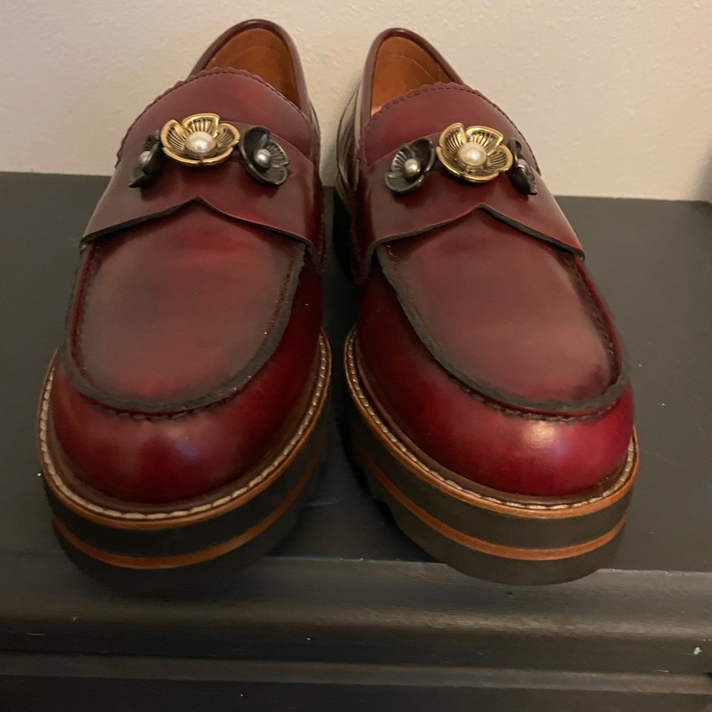 Coach women’s loafers size 7.5 new